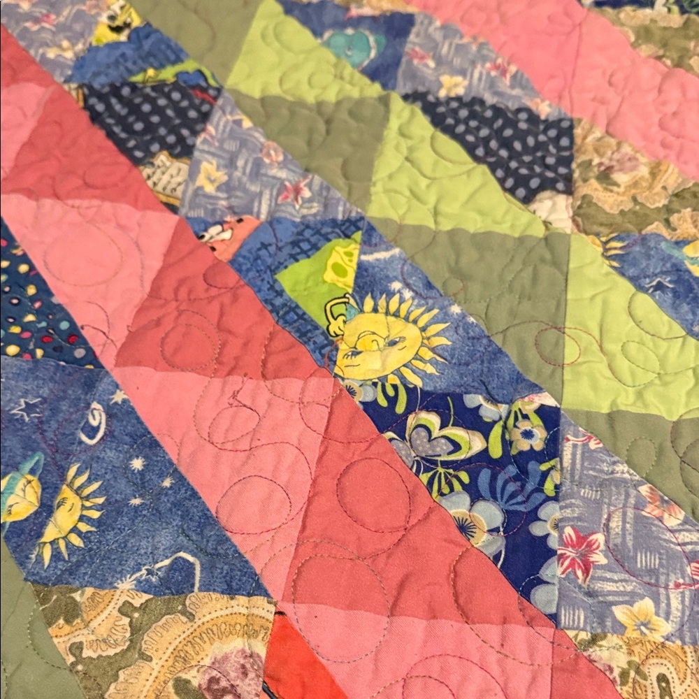 Colorful Patchwork Quilt - Picture 4 of 17